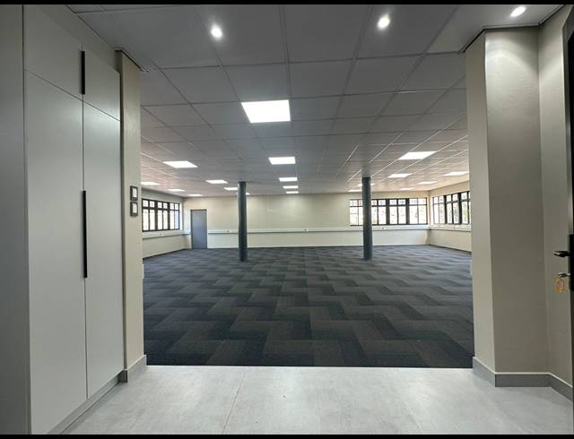 161M² OFFICE TO LET IN WESTVILLE